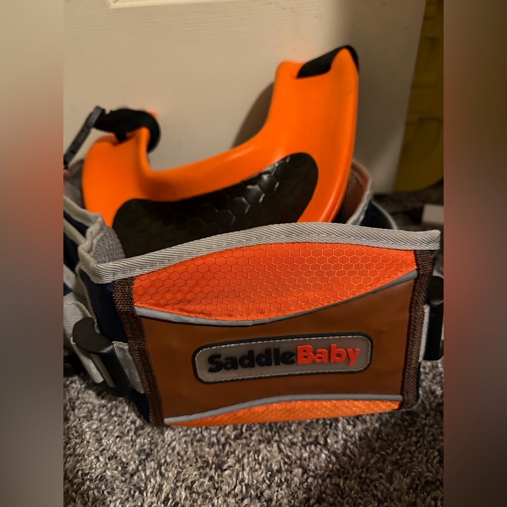SaddleBaby Shoulder Carrier